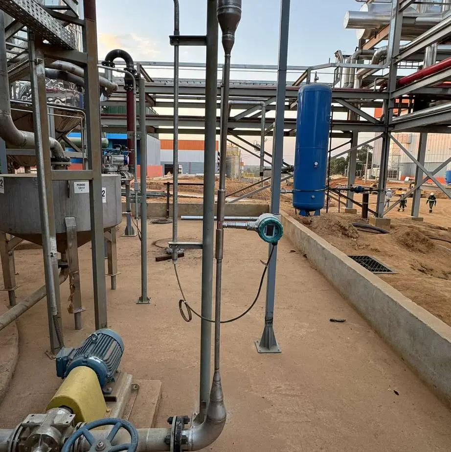 Muretas de contenção em concreto previstas no projeto